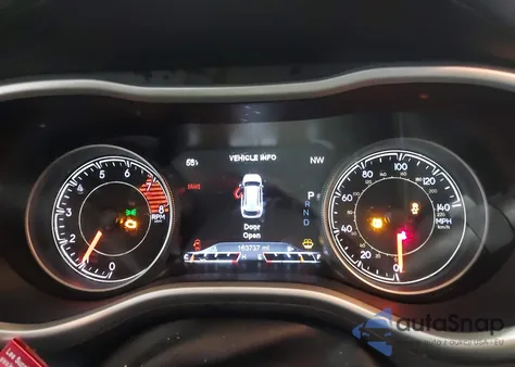 2016 Jeep Cherokee Trailhawk z USA, uszkodzony, nr VIN 1C4PJMBS4GW157247